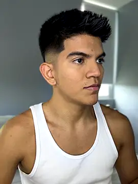 Snapshot of santiago_01 chatting on September 21, 7:37 pm santiago 01 online show from September 21, 7:37 pm