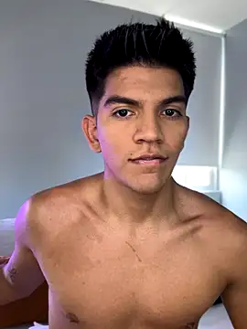 Snapshot of santiago_01 chatting on September 23, 7:39 pm santiago 01 online show from September 23, 7:39 pm