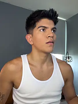 Snapshot of santiago_01 chatting on September 28, 8:36 pm santiago 01 online show from September 28, 8:36 pm