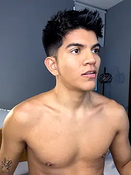 Snapshot of santiago_01 chatting on October 1, 10:49 pm santiago 01 online show from October 1, 10:49 pm