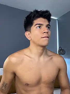 Snapshot of santiago_01 chatting on October 5, 6:28 pm santiago 01 online show from October 5, 6:28 pm