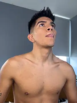 Snapshot of santiago_01 chatting on October 19, 7:03 pm santiago 01 online show from October 19, 7:03 pm