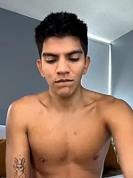 Snapshot of santiago_01 chatting on October 28, 8:11 pm santiago 01 online show from October 28, 8:11 pm