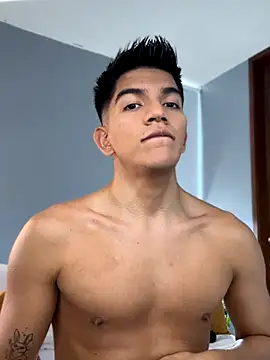 Snapshot of santiago_01 chatting on November 8, 7:34 pm santiago 01 online show from November 8, 7:34 pm