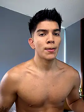 Snapshot of santiago_01 chatting on November 10, 7:35 pm santiago 01 online show from November 10, 7:35 pm