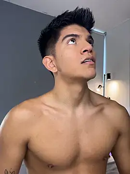 Snapshot of santiago_01 chatting on November 16, 9:20 pm santiago 01 online show from November 16, 9:20 pm