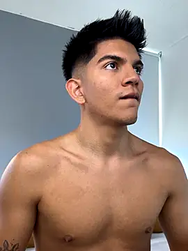 Snapshot of santiago_01 chatting on November 27, 8:00 pm santiago 01 online show from November 27, 8:00 pm