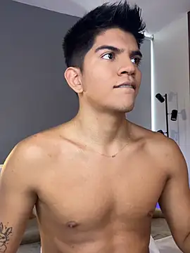 Snapshot of santiago_01 chatting on March 29, 10:10 pm santiago 01 online show from March 29, 10:10 pm
