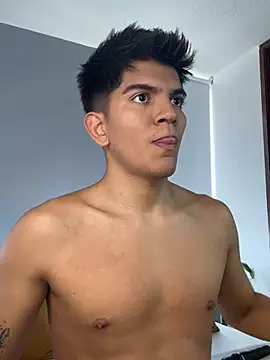 Snapshot of santiago_01 chatting on April 22, 7:37 pm santiago 01 online show from April 22, 7:37 pm