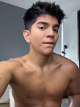 Snapshot of santiago_01 chatting on May 16, 7:34 pm santiago 01 online show from May 16, 7:34 pm