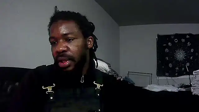 Snapshot of Ndnluv21 chatting on February 5, 7:35 am Ndnluv21 online show from February 5, 7:35 am