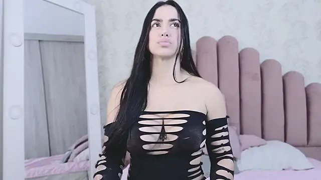 Bella Fior online show from November 26, 8:32 pm