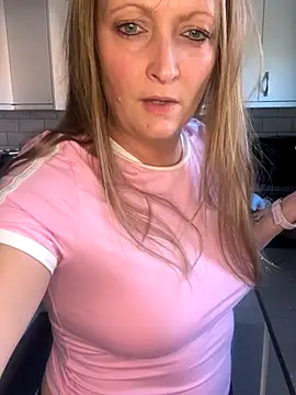 HoneyBluex online show from November 12, 1:00 pm