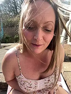 Snapshot of HoneyBluex chatting on March 5, 12:34 pm HoneyBluex online show from March 5, 12:34 pm