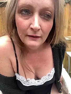 Snapshot of HoneyBluex chatting on March 24, 10:09 am HoneyBluex online show from March 24, 10:09 am