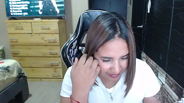 Snapshot of KathyHardcore69 chatting on March 2, 5:19 am KathyHardcore69 online show from March 2, 5:19 am