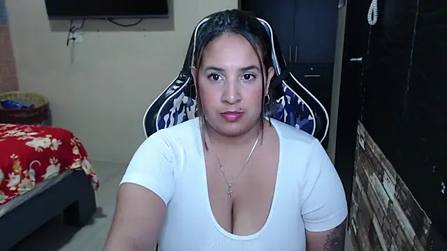 Snapshot of KathyHardcore69 chatting on March 28, 2:44 am KathyHardcore69 online show from March 28, 2:44 am