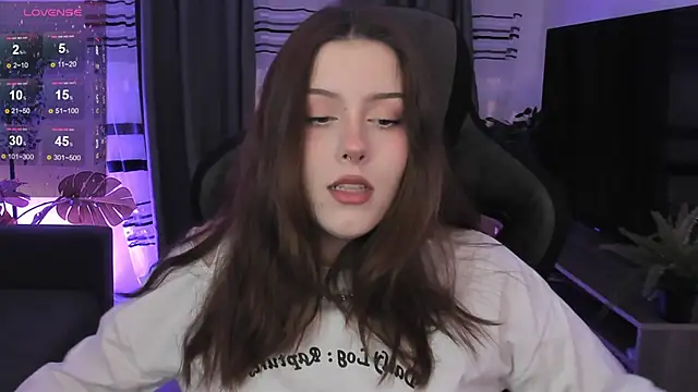 CoralineKeyns online show from February 25, 5:41 am