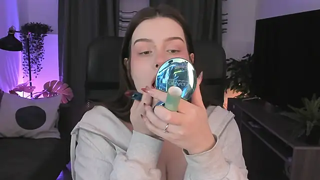 CoralineKeyns online show from March 4, 5:11 am