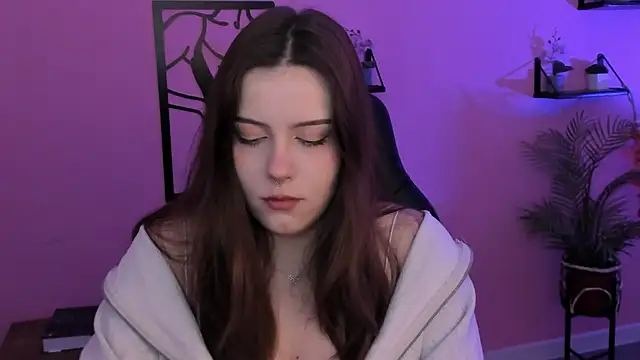 CoralineKeyns online show from March 6, 5:14 am