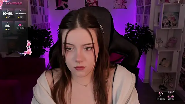 CoralineKeyns online show from March 10, 5:33 am