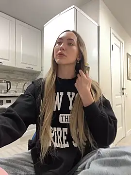 Snapshot of Lunalikaiya chatting on February 27, 5:46 pm Lunalikaiya online show from February 27, 5:46 pm