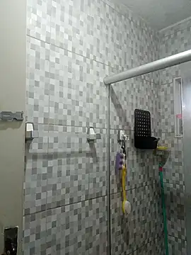 Nicolaskribeiro online show from April 1, 7:33 pm