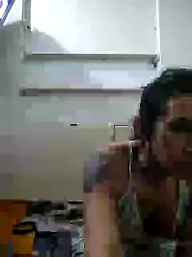 Snapshot of Cameron_puppy chatting on May 8, 5:40 pm Cameron puppy online show from May 8, 5:40 pm