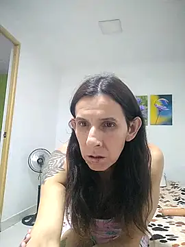 Snapshot of Cameron_puppy chatting on May 31, 6:09 pm Cameron puppy online show from May 31, 6:09 pm