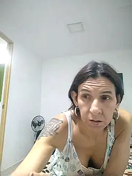 Snapshot of Cameron_puppy chatting on June 8, 1:28 am Cameron puppy online show from June 8, 1:28 am