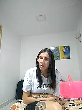 Snapshot of Cameron_puppy chatting on June 19, 5:56 am Cameron puppy online show from June 19, 5:56 am