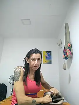 Snapshot of Cameron_puppy chatting on July 4, 1:56 am Cameron puppy online show from July 4, 1:56 am