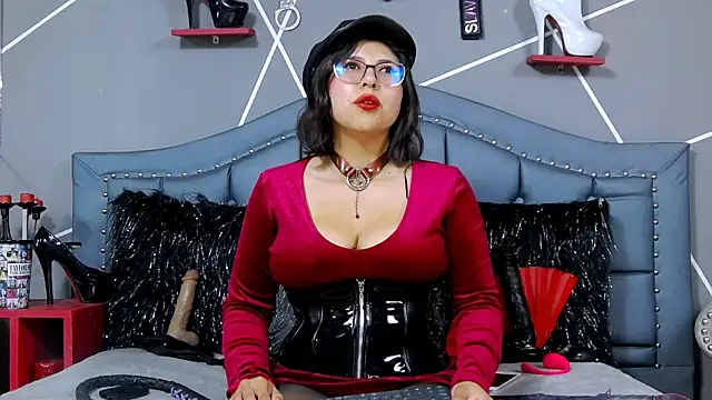 Evangeline online show from February 28, 11:01 pm