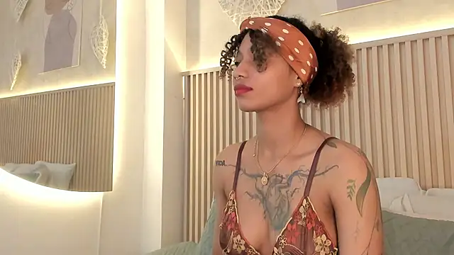 daiana curly online show from February 21, 8:10 pm