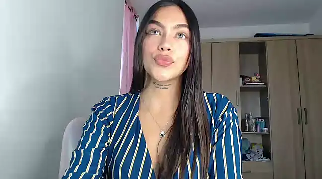 fairylatin222 online show from January 21, 10:41 pm