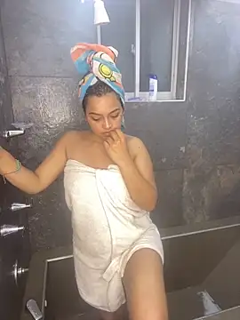 fairylatin222 online show from April 4, 2:54 am