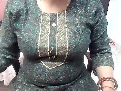 Snapshot of rehana_housewife chatting on February 24, 6:55 am rehana housewife online show from February 24, 6:55 am