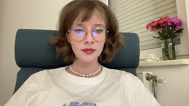 Snapshot of ms_christiana chatting on May 7, 7:41 pm ms christiana online show from May 7, 7:41 pm