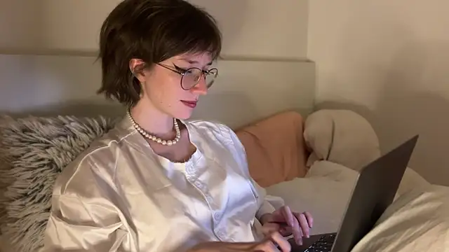 Snapshot of ms_christiana chatting on July 1, 7:46 pm ms christiana online show from July 1, 7:46 pm