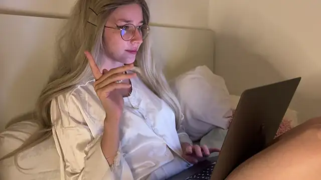 Snapshot of ms_christiana chatting on July 26, 6:59 pm ms christiana online show from July 26, 6:59 pm