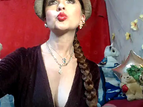 hottieperla online show from December 1, 7:58 pm