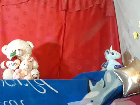 hottieperla online show from December 13, 7:10 pm