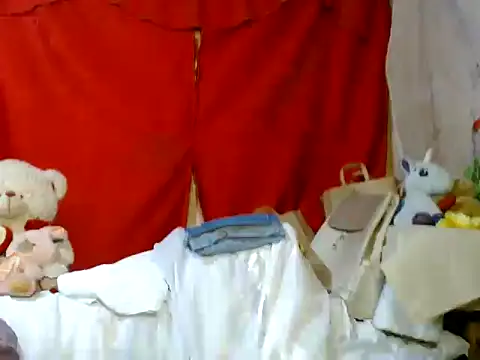 hottieperla online show from January 8, 5:15 pm