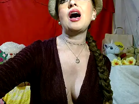 hottieperla online show from February 24, 4:49 pm