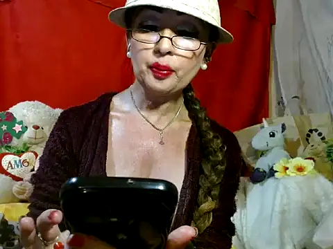 hottieperla online show from April 20, 7:59 pm