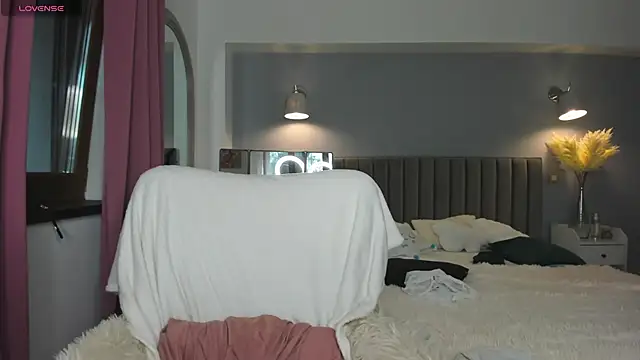 Awesome Jolie online show from September 17, 7:10 am