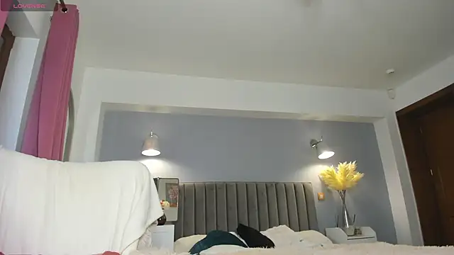 Awesome Jolie online show from January 6, 6:50 am