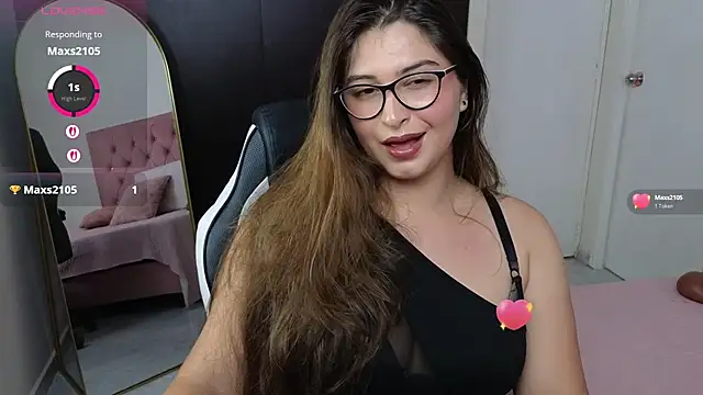 Snapshot of adara_lennox chatting on May 25, 8:04 pm adara lennox online show from May 25, 8:04 pm