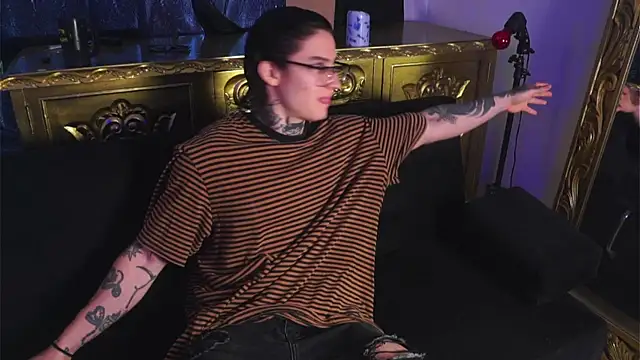 dantecoppolaa  online show from December 23, 3:44 pm