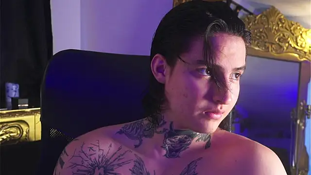 dantecoppolaa  online show from December 24, 9:33 pm